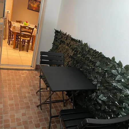 Del Corso Palese Airport Apartmán *